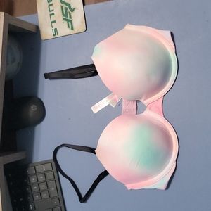VS pink wear everywhere bra